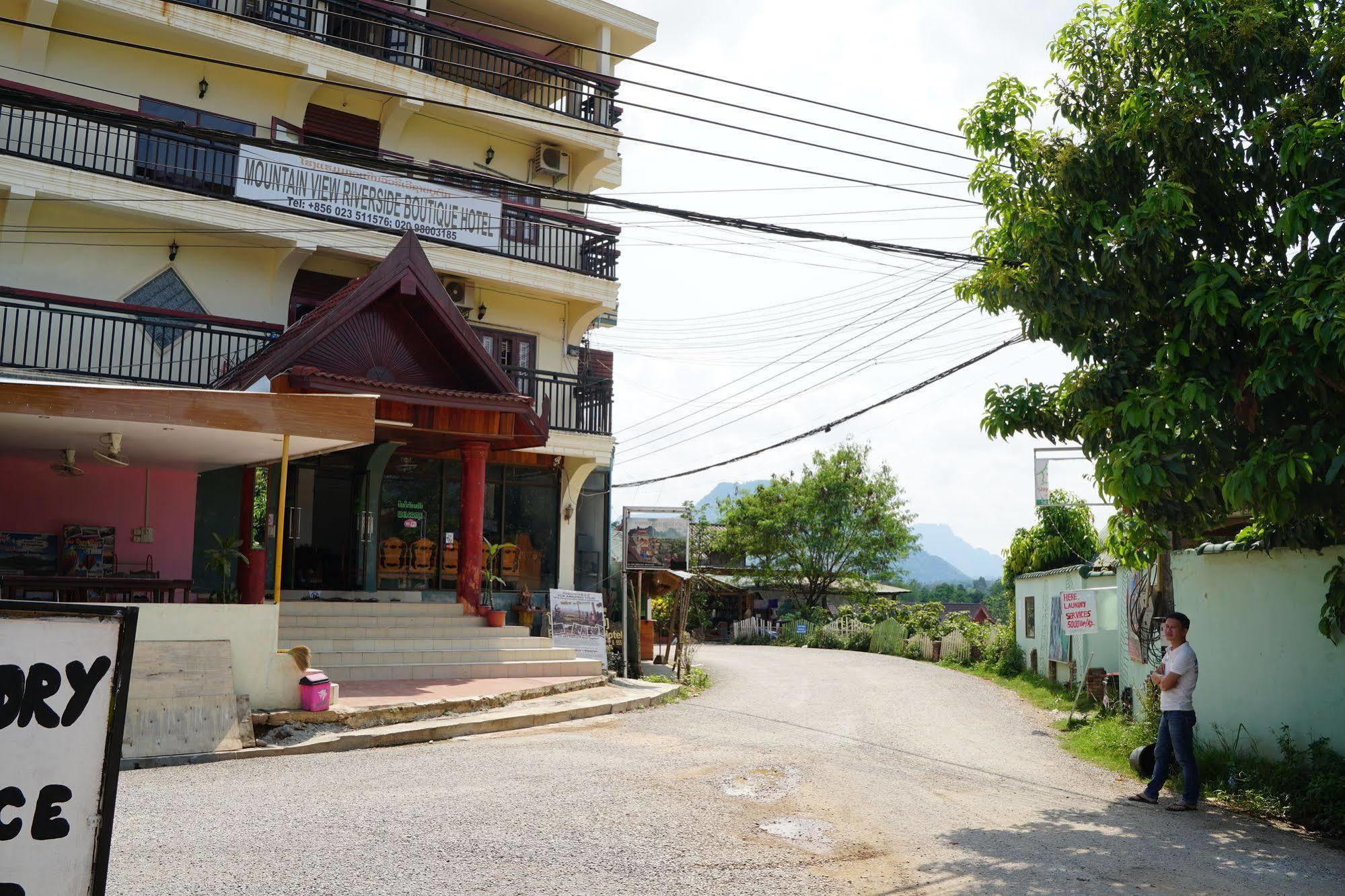เมาน์เท็น วิว ริเวอร์ไซด์ บูทิก โฮเต็ล Hotel วังเวียง ภายนอก รูปภาพ