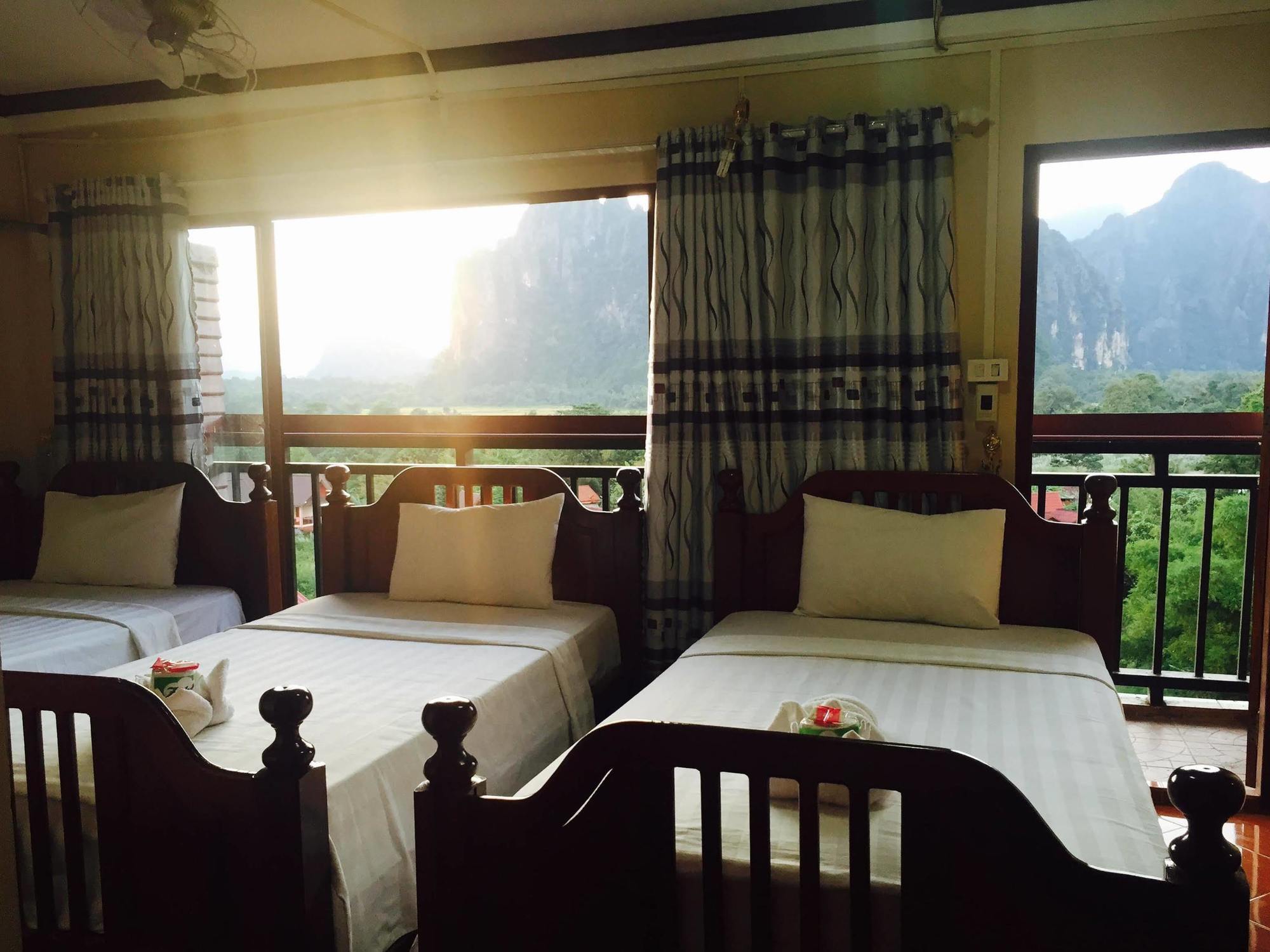เมาน์เท็น วิว ริเวอร์ไซด์ บูทิก โฮเต็ล Hotel วังเวียง ภายนอก รูปภาพ