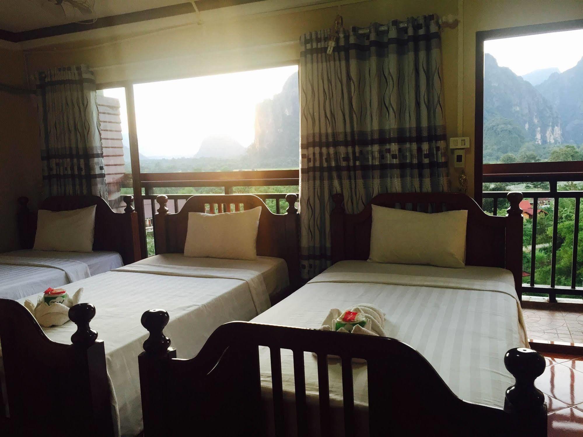 เมาน์เท็น วิว ริเวอร์ไซด์ บูทิก โฮเต็ล Hotel วังเวียง ภายนอก รูปภาพ