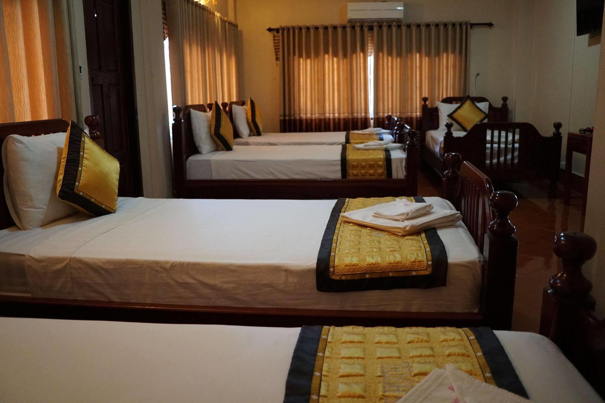 เมาน์เท็น วิว ริเวอร์ไซด์ บูทิก โฮเต็ล Hotel วังเวียง ภายนอก รูปภาพ