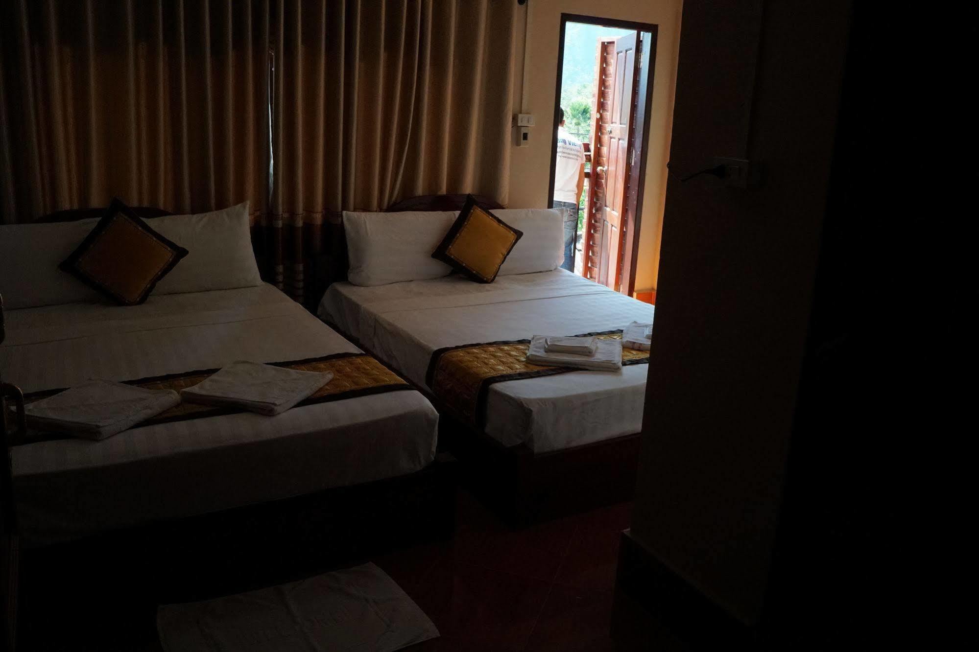 เมาน์เท็น วิว ริเวอร์ไซด์ บูทิก โฮเต็ล Hotel วังเวียง ภายนอก รูปภาพ