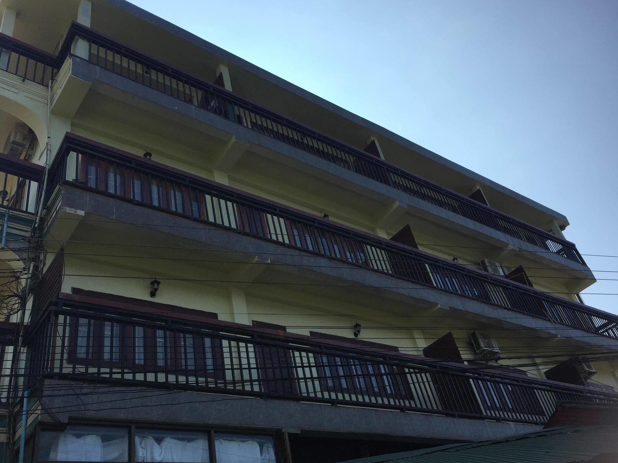 เมาน์เท็น วิว ริเวอร์ไซด์ บูทิก โฮเต็ล Hotel วังเวียง ภายนอก รูปภาพ