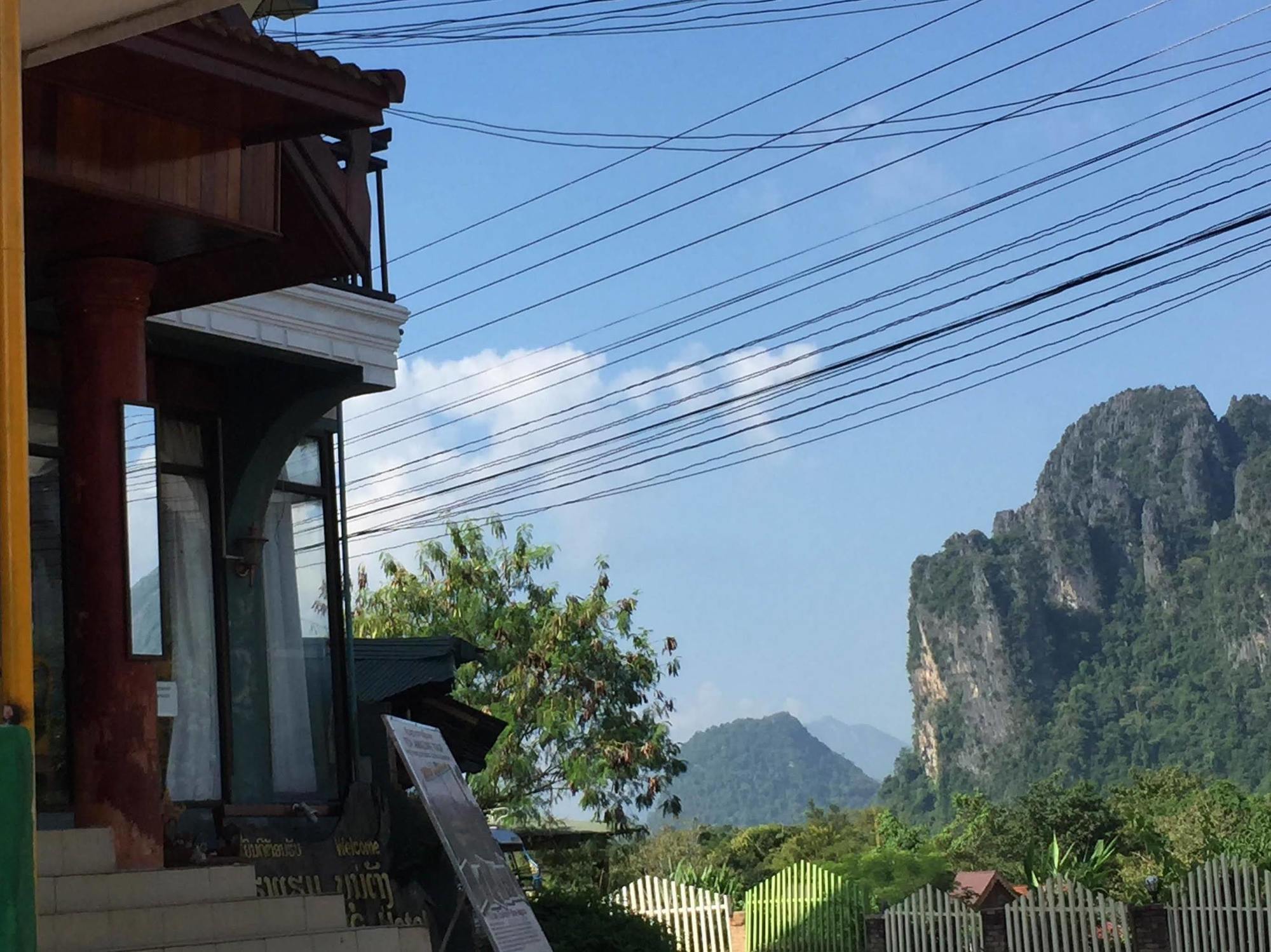 เมาน์เท็น วิว ริเวอร์ไซด์ บูทิก โฮเต็ล Hotel วังเวียง ภายนอก รูปภาพ